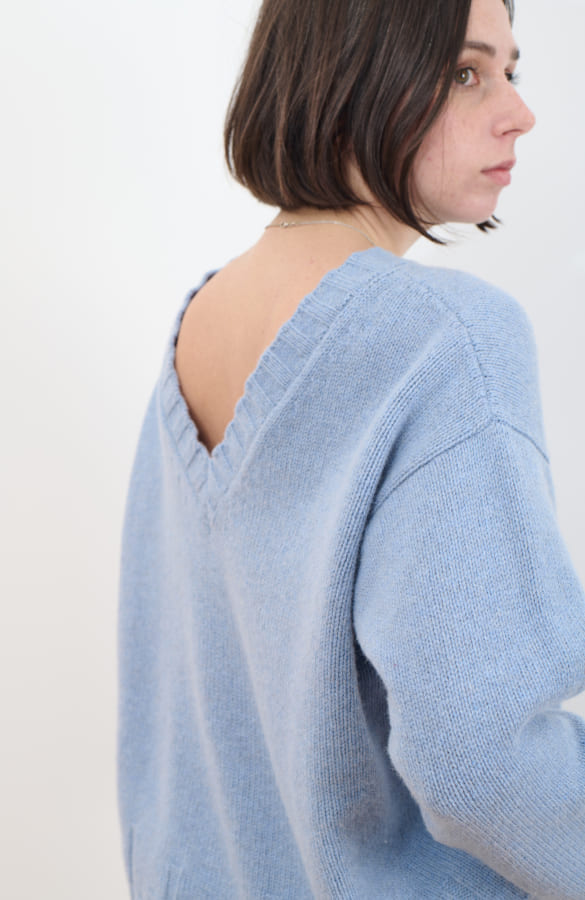 CAPO 04: MAGLIONE SCOLLO A V IN MISTO LANA CREPUSCOLO
