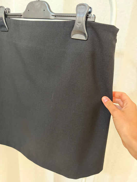 CAPO 08: BLACK MINI SKIRT WITH POCKET