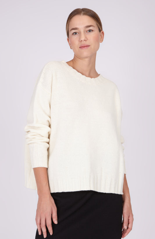 CAPO 04: WHITE V-NECK SWEATER IN A WOOL BLEND
