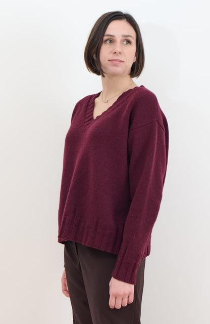 CAPO 04: MAGLIONE SCOLLO A V IN MISTO LANA BORGOGNA