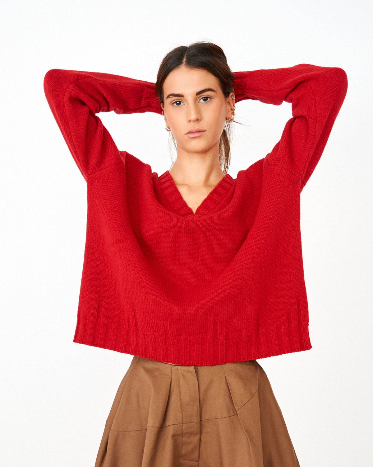 CAPO 04: MAGLIONE SCOLLO A V IN MISTO LANA ROSSO
