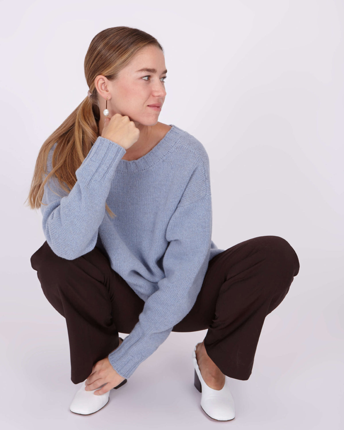CAPO 04: LIGHT BLUE V-NECK SWEATER IN A WOOL BLEND