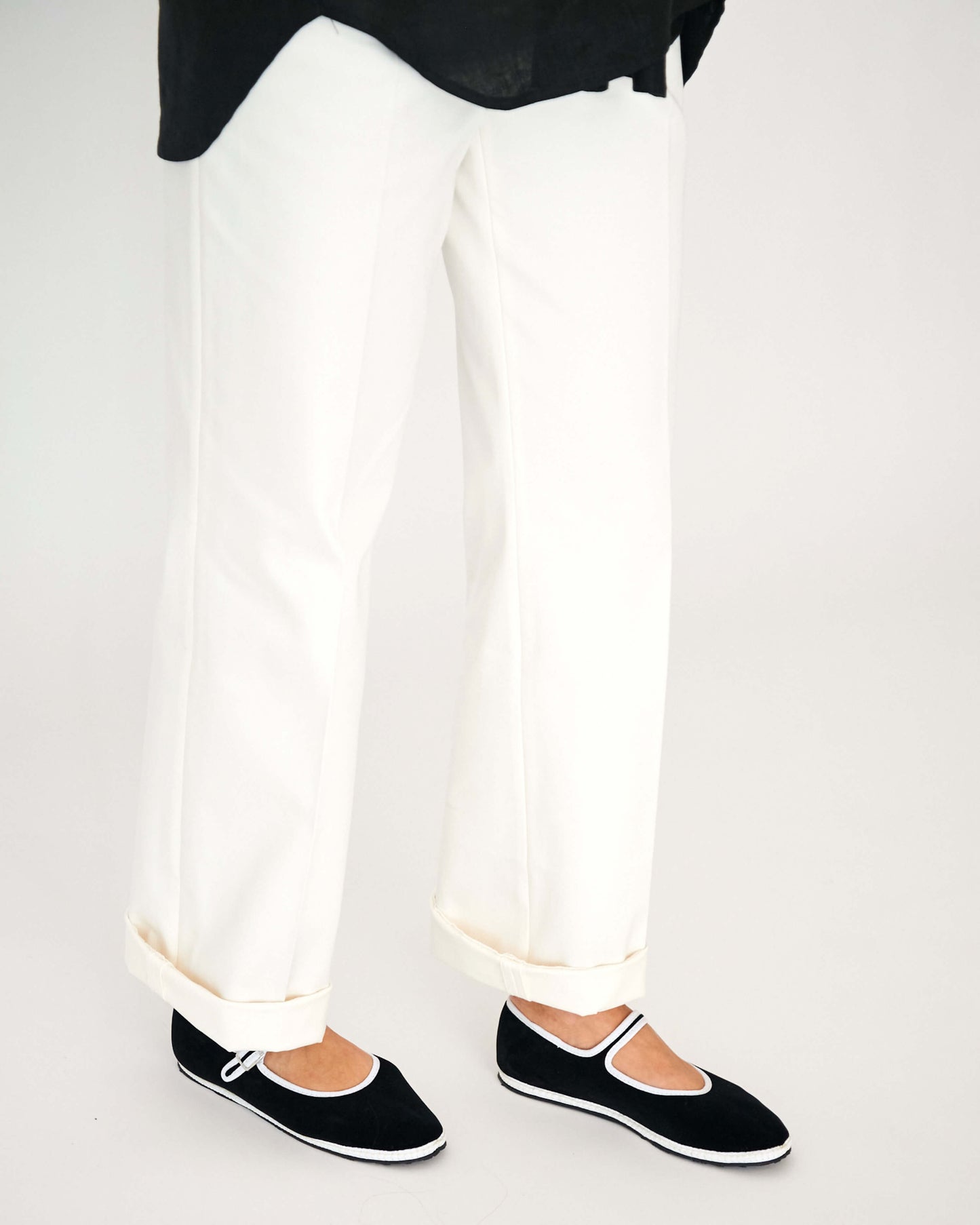 CAPO 05: WHITE STRAIGHT COTTON TROUSERS