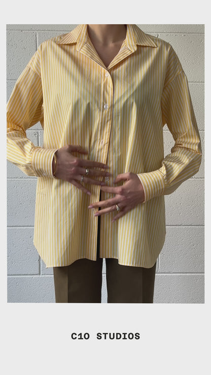 CAPO 06: CAMICIA A RIGHE BIANCA E GIALLA